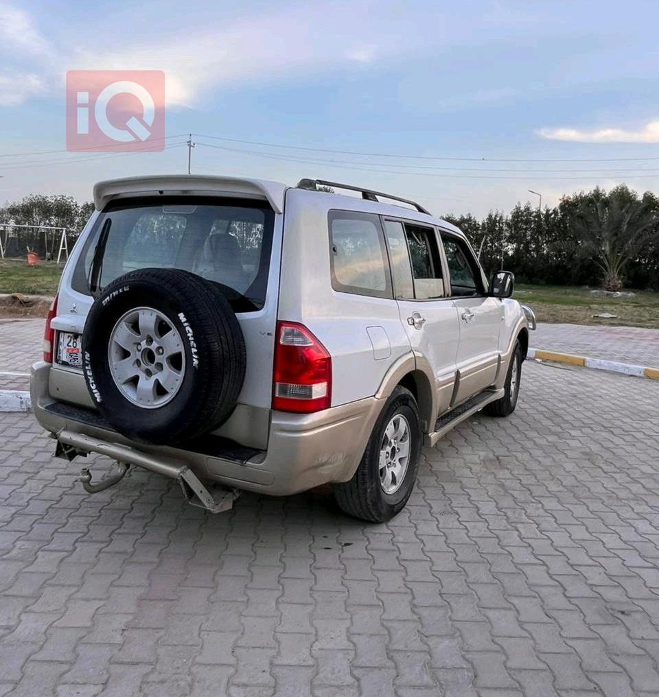 ميتسوبيشي باجيرو